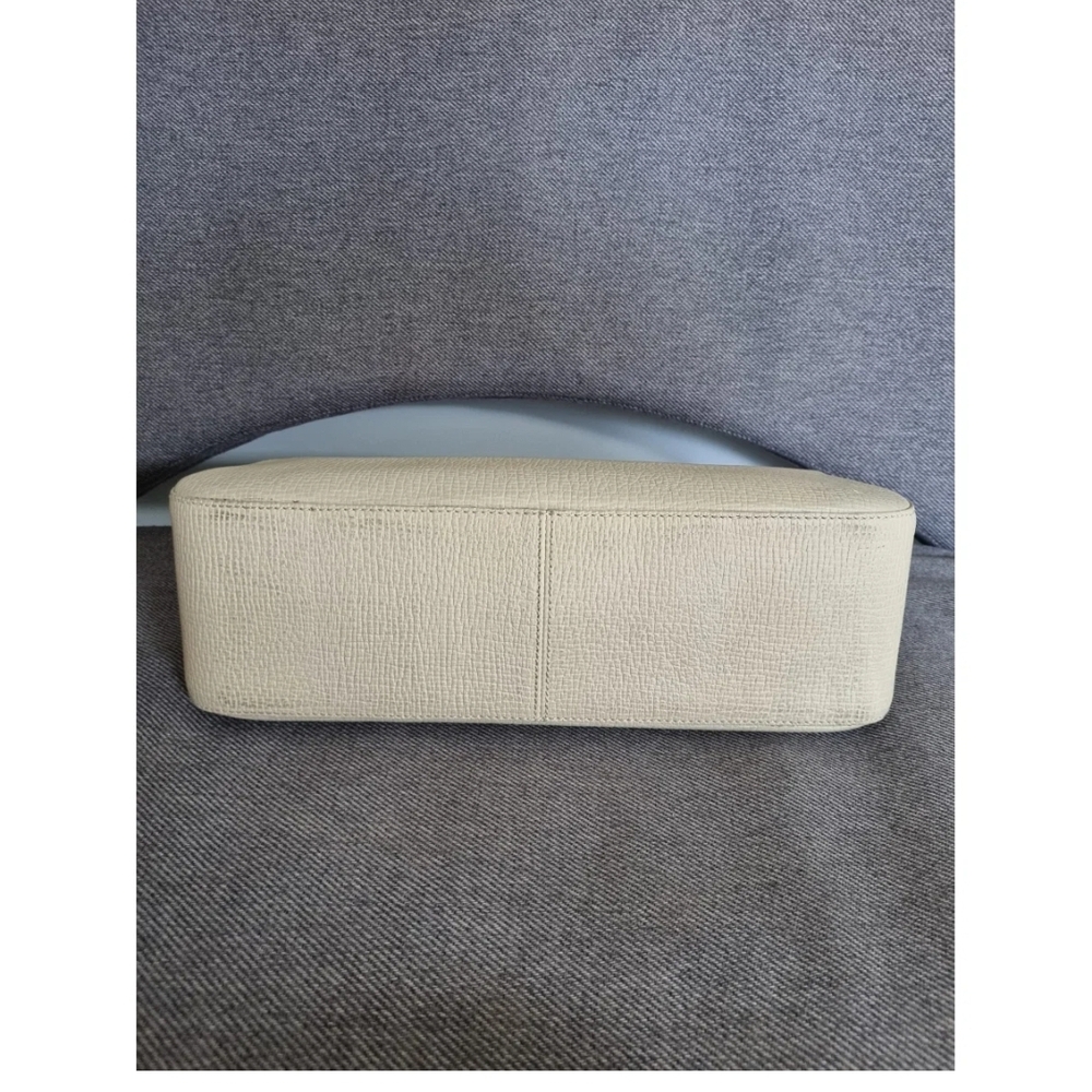 Loewe Cream Leather Women's Bag - Picture 4 of 7